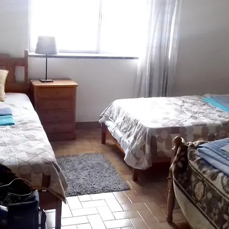 2 Bedrooms Appartement At Portimao 300 M Away From The Beach With Sea View And Furnished Garden דירה