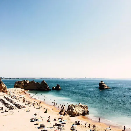 2 Bedrooms Appartement At Portimao 300 M Away From The Beach With Sea View And Furnished Garden بورتيماو