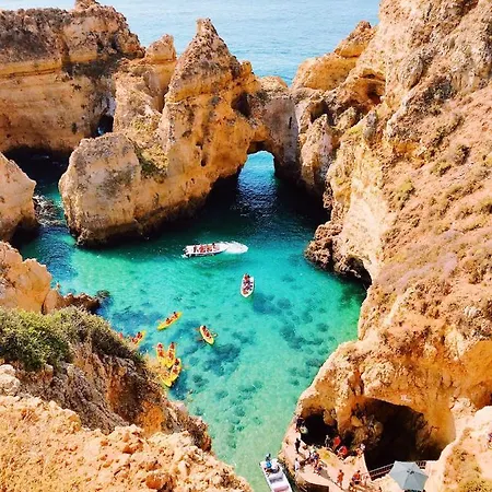 2 Bedrooms Appartement At Portimao 300 M Away From The Beach With Sea View And Furnished Garden * 波尔蒂芒